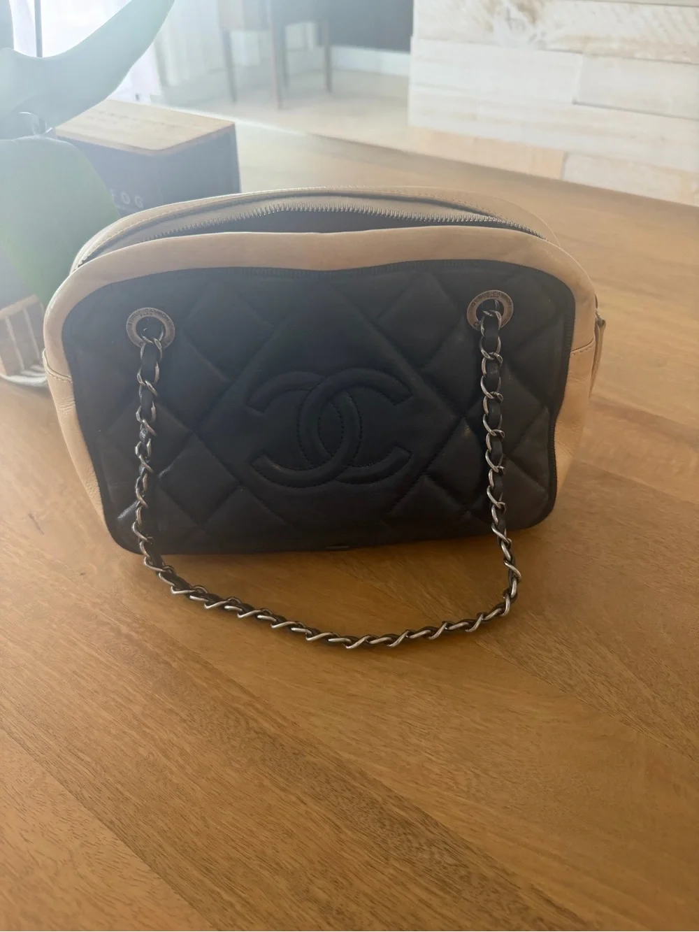 CHANEL elegant vintage